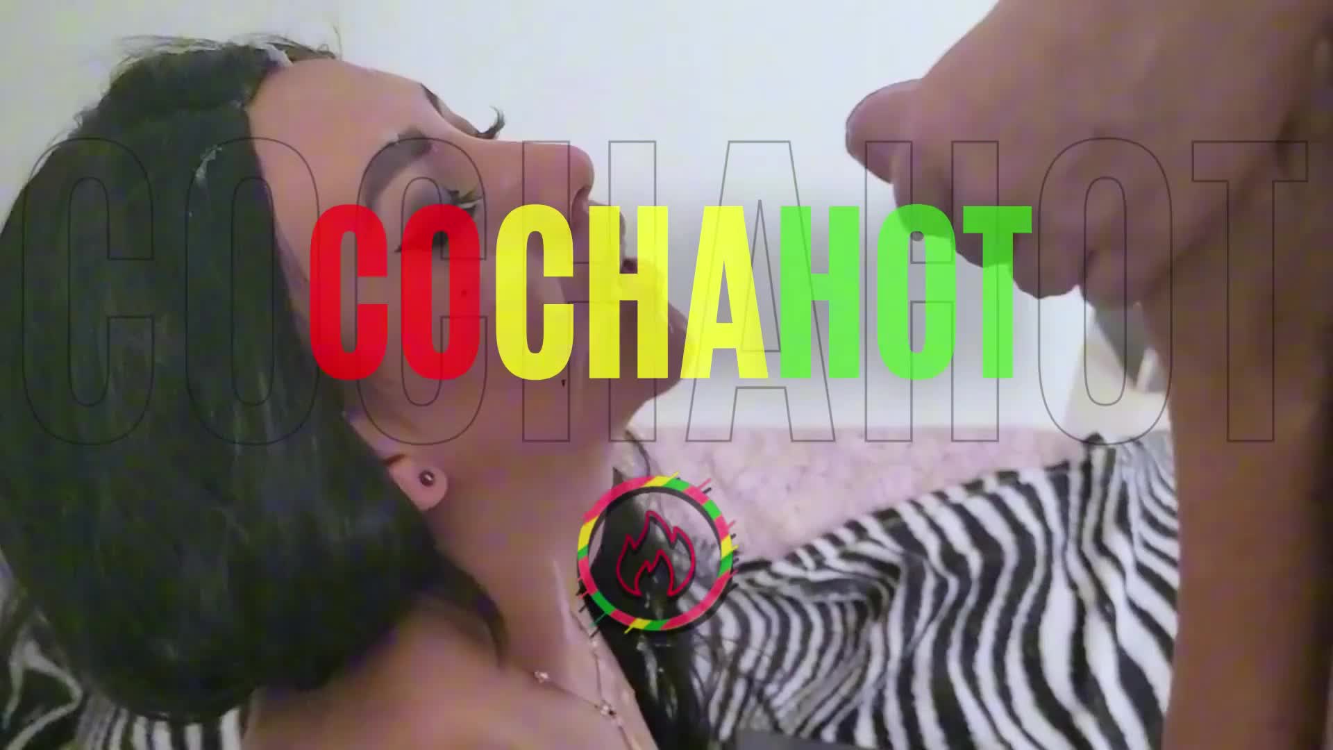Como rebotan las enormes y ricas tetas de la novia de mi compadre